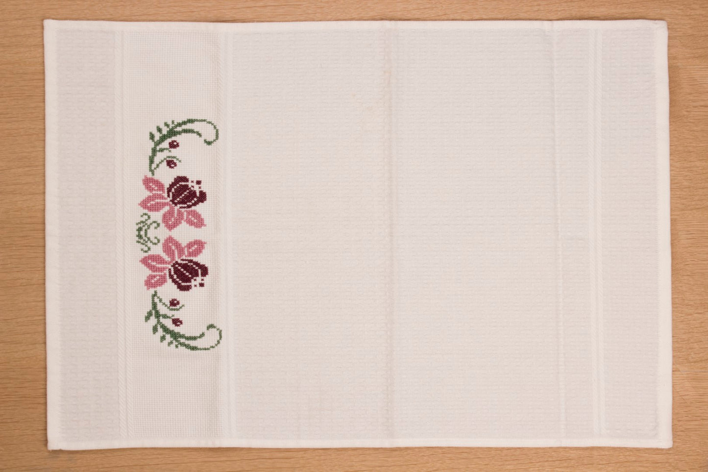 Towel With Flower Embroidery