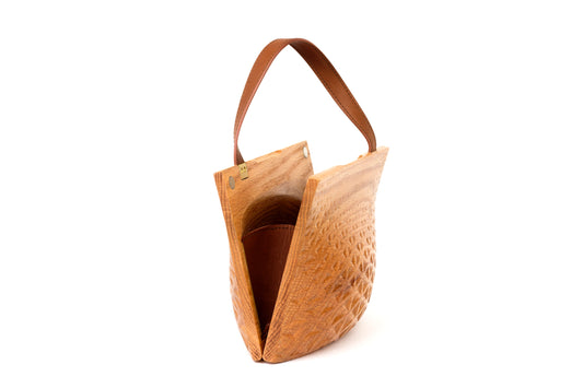 Carved Clamshell - Triangle 4